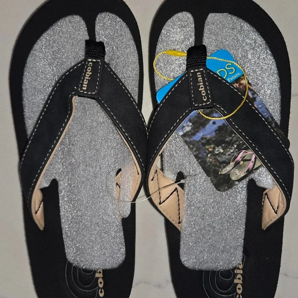 Cobian kids Floater 2 Jr.  black flip flops, Size US 6/7 Floater  #summer #beach
